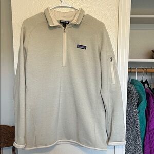 Patagonia Women’s Cream quarter zip Pullover
